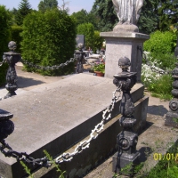 100_8711-800x602